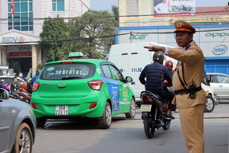 Nguoi dan linh kinh do dac roi Ha Noi ve que an Tet-Hinh-15