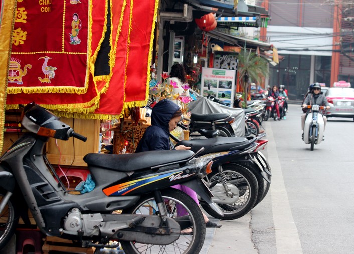 Anh: Via he pho co Ha Noi bi cac ho kinh doanh “nuot” gon-Hinh-6