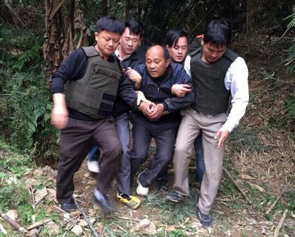 Lai Chau: Doi tuong buon ma tuy dung sung ban tra canh sat