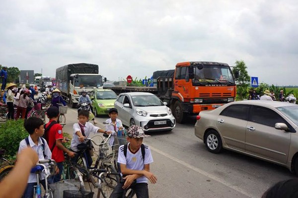 Thanh Hoa: Xe tang cho thi the nguoi bat ngo boc chay du doi-Hinh-2