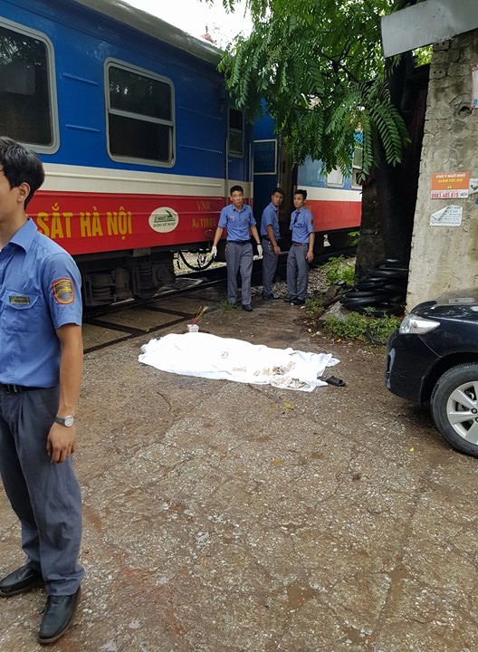 Anh: Hien truong tau hoa can tu vong nguoi phu nu o Ha Noi-Hinh-3