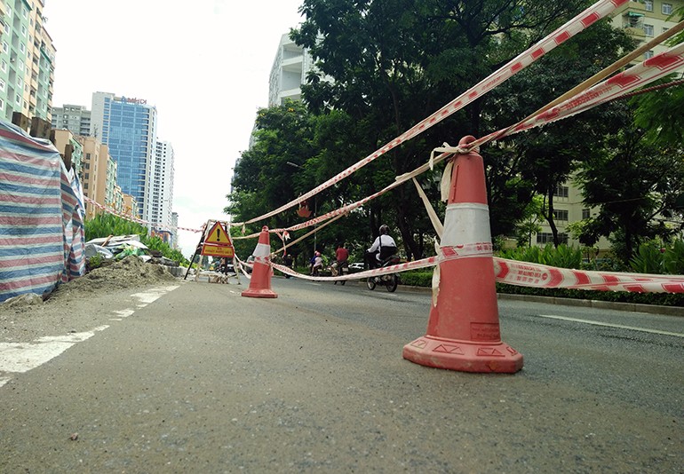 Can canh duong Ha Noi sat lo khien nguoi dan nom nop lo so-Hinh-15