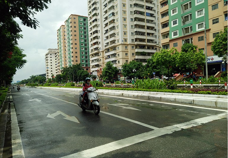 Can canh duong Ha Noi sat lo khien nguoi dan nom nop lo so-Hinh-17