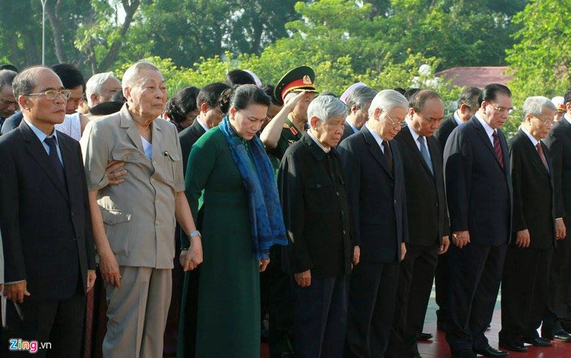 Anh: Lanh dao Dang, Nha nuoc vieng cac anh hung liet si-Hinh-2