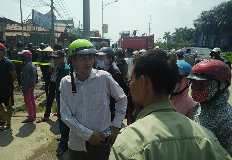 Vu chay lon tai xuong lam banh keo o Ha Noi: Da co 8 nguoi tu vong-Hinh-8