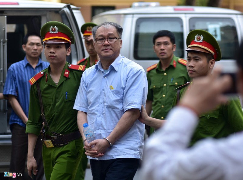 Kin dac nguoi trong phien xu Ha Van Tham va dong pham