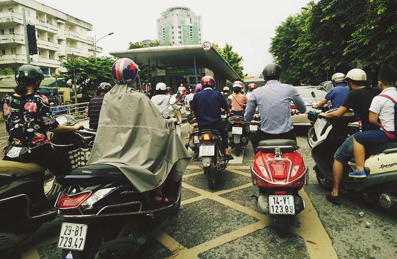 Ngac nhien: Chua vao dong, nguoi Ha Noi da phai mac ao am-Hinh-7