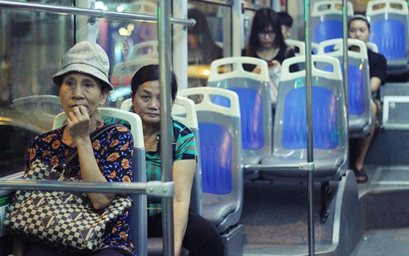 Buyt nhanh BRT vang khach sau phat bieu “qua tai“-Hinh-7
