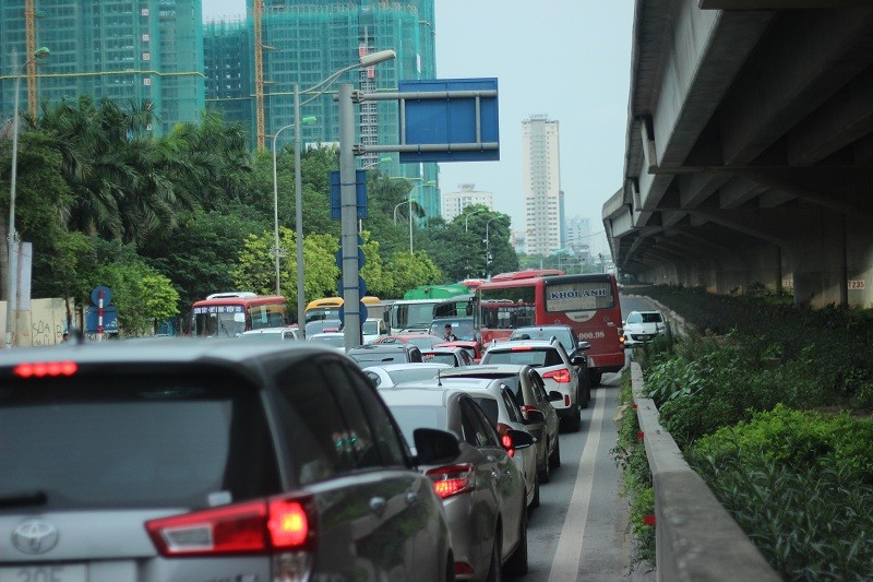 O to un tac tren duong vanh dai 3 vi tai nan xe may chet nguoi-Hinh-14