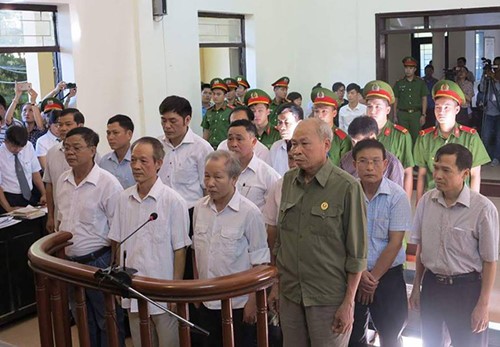 Vi sao chuyen xet xu phuc tham can bo Dong Tam sang ngay khac