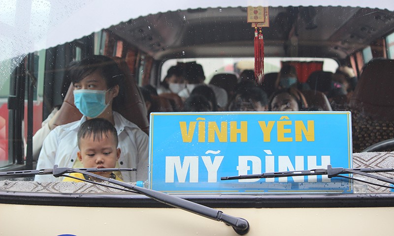 Nguoi Ha Noi va vat, met moi o ben xe My Dinh cho di nghi le-Hinh-14