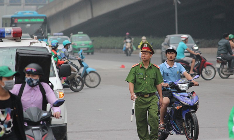 Nguoi Ha Noi va vat, met moi o ben xe My Dinh cho di nghi le-Hinh-15