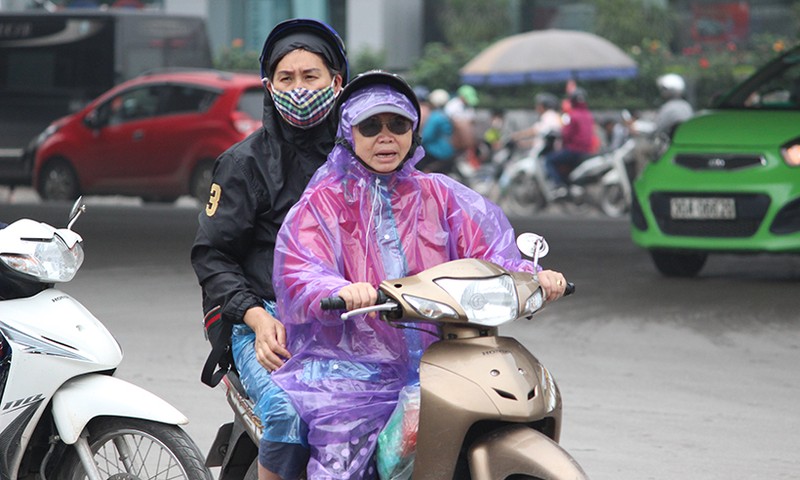 Nguoi Ha Noi va vat, met moi o ben xe My Dinh cho di nghi le-Hinh-3