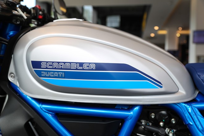 Ducati Scrambler Cafe Racer 2019 chinh hang ve VN, gia hon 400 trieu-Hinh-6