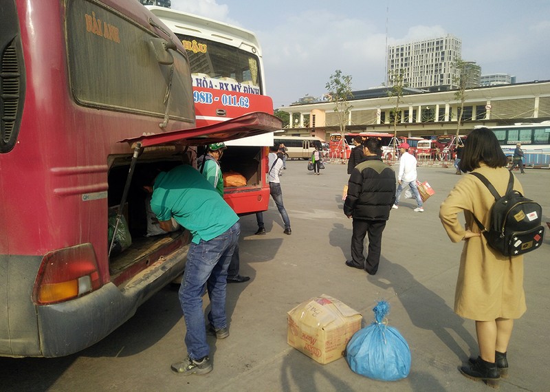 Hang nghin nguoi ve que nghi Tet, cua ngo Thu do te liet-Hinh-7