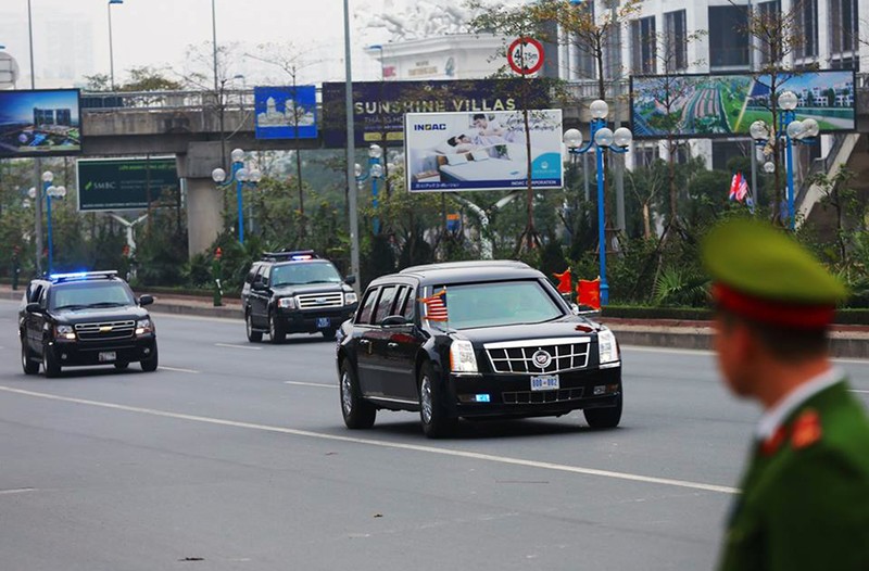 Can canh “Quai thu” Cadillac One dua Tong thong Trump roi Ha Noi-Hinh-9