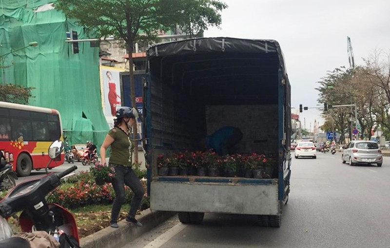 Truoc ngay 8/3, dan danh ca o to di “hoi hoa” tren duong Kim Ma-Hinh-2