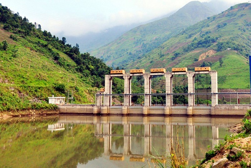 Lao Cai: Cuong che thi cong tren mat dap thuy dien Ta Thang trai quy dinh