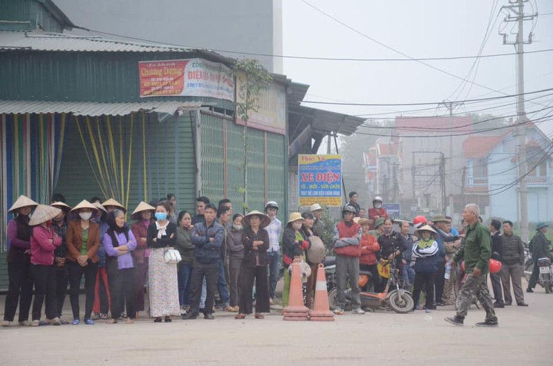 Xe khach dam doan nguoi dua tang: Do... suong mu!-Hinh-2