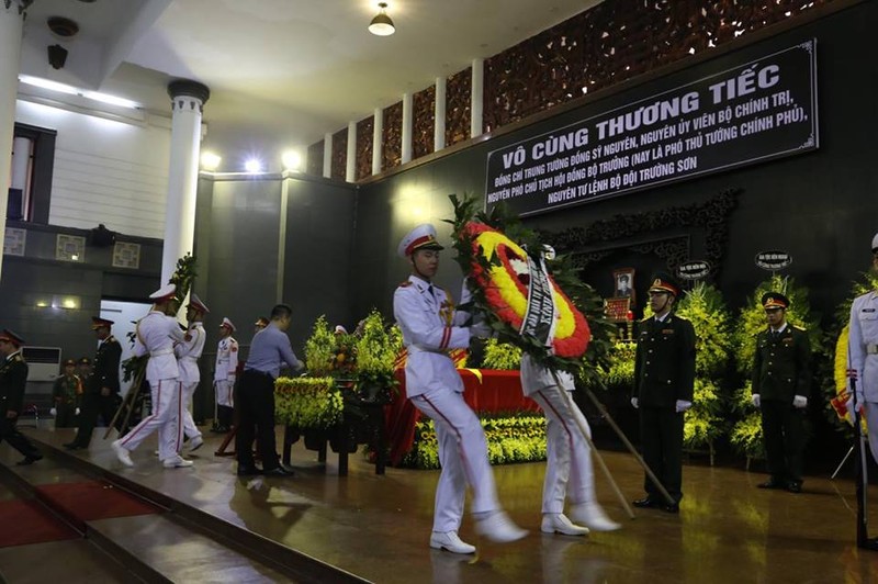 Lanh dao Dang, Nha nuoc tien dua Trung tuong Dong Sy Nguyen