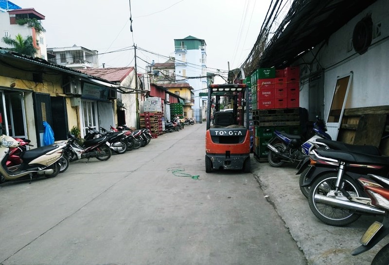 Ha Noi: Nha xuong khong phep “moc” tren o dat 460 Tran Quy Cap-Hinh-3