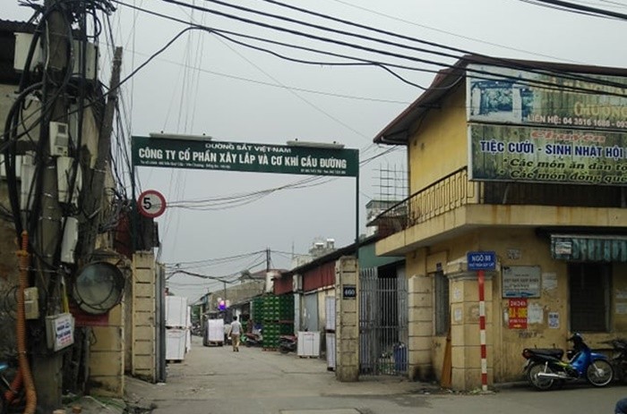 Ha Noi: Nha xuong khong phep “moc” tren o dat 460 Tran Quy Cap