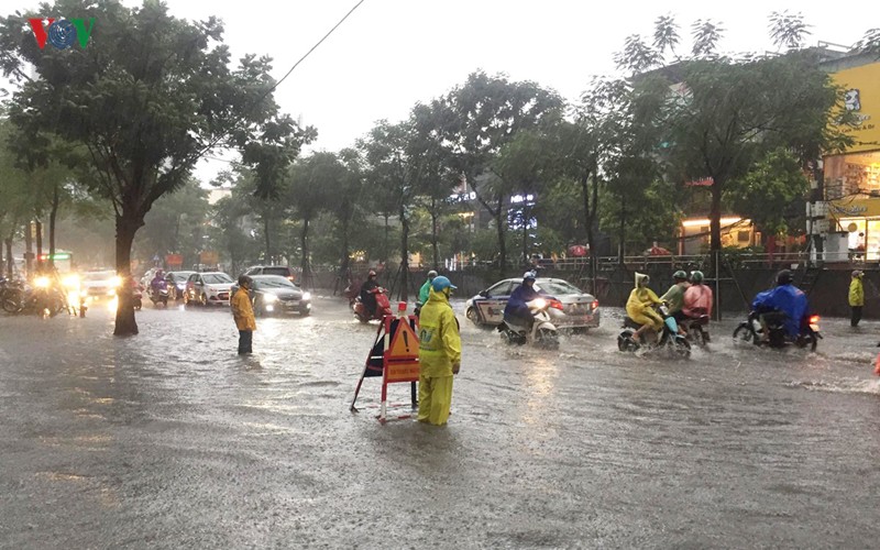 Bao so 3 - Wipha: Duong Ha Noi co noi ngap sau nua met-Hinh-19