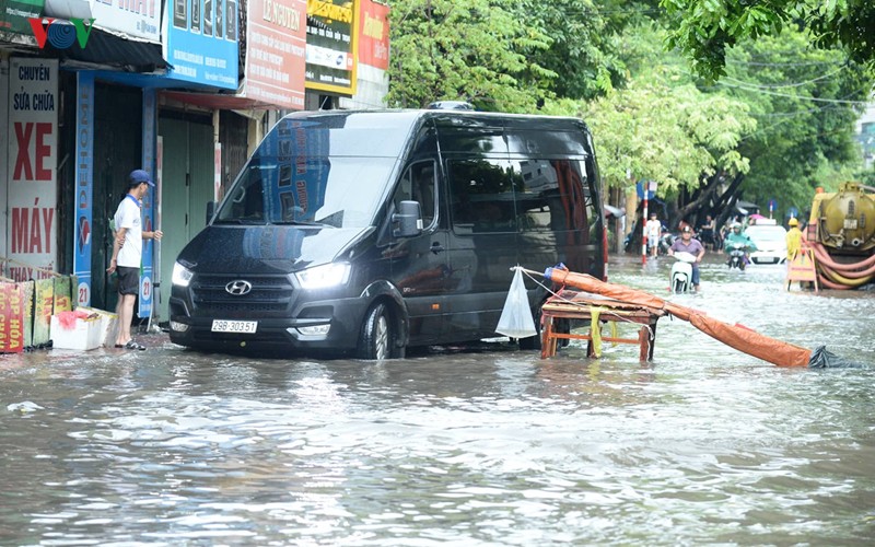 Bao so 3 - Wipha: Duong Ha Noi co noi ngap sau nua met-Hinh-2