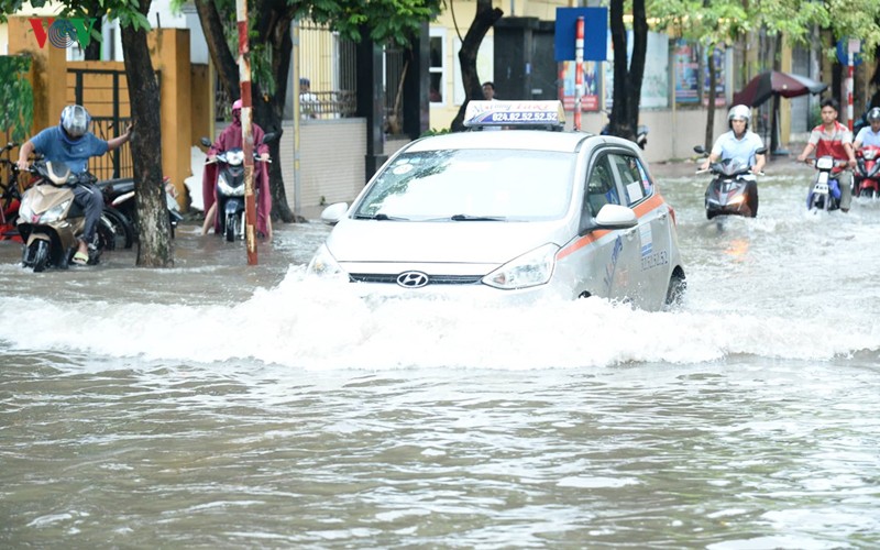 Bao so 3 - Wipha: Duong Ha Noi co noi ngap sau nua met-Hinh-4