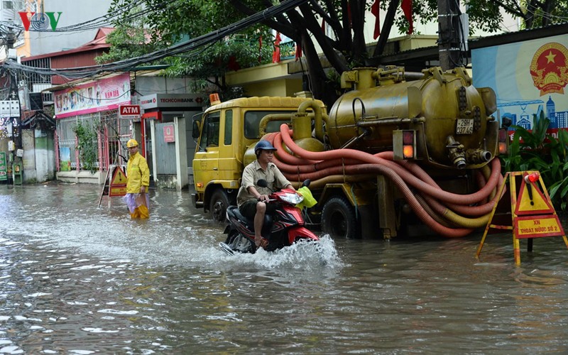 Bao so 3 - Wipha: Duong Ha Noi co noi ngap sau nua met-Hinh-7