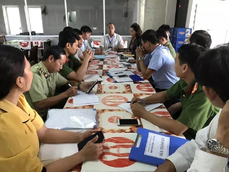 Nha hang o Vung Tau bi 'so gay' vi du khach to 'chat chem