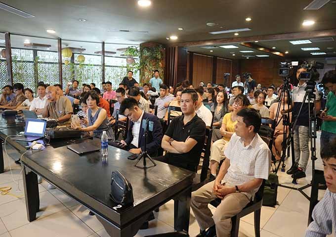 CEO Pham Van Tam: Hang Made in Vietnam nhin tu Asanzo la gi?-Hinh-2
