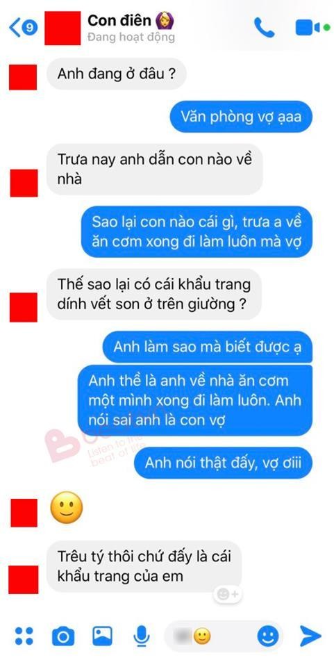 Co nang mung “roi nuoc mat” khi lay chiec khau trang dinh son de thu chong