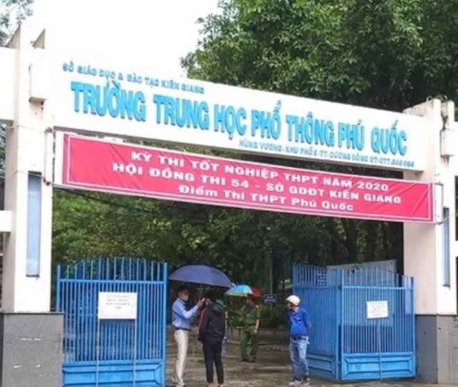 PCT xa Phu Quoc thi tot nghiep THPT: Rot 2 lan, dung bang gia
