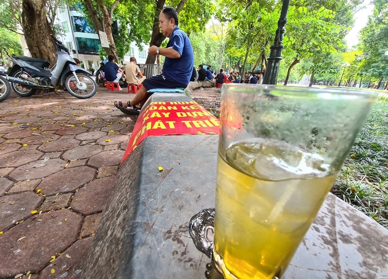 Nhieu nguoi phot lo viec deo khau trang, tu tap ban tra da rom ra o Ha Noi-Hinh-6