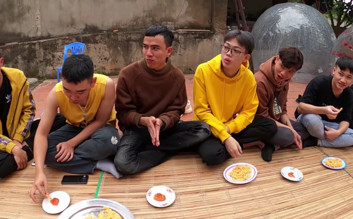 Ba Tan Vlog duoc dip chieu dai toan “khach sang”-Hinh-5