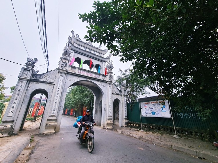 Nong dan trong buoi Dien o Ha Noi kiem tien ty vu Tet-Hinh-10