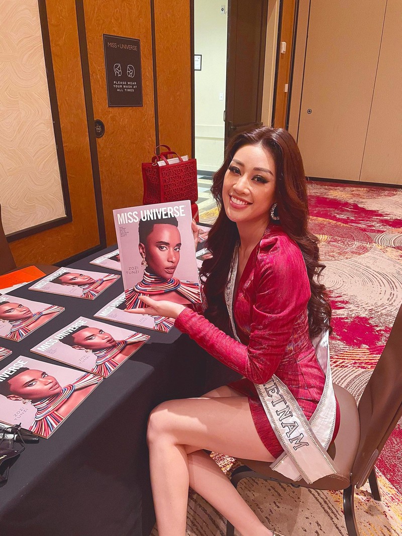 Khanh Van dien vay xe nguc sau tao bao tai Miss Universe-Hinh-8