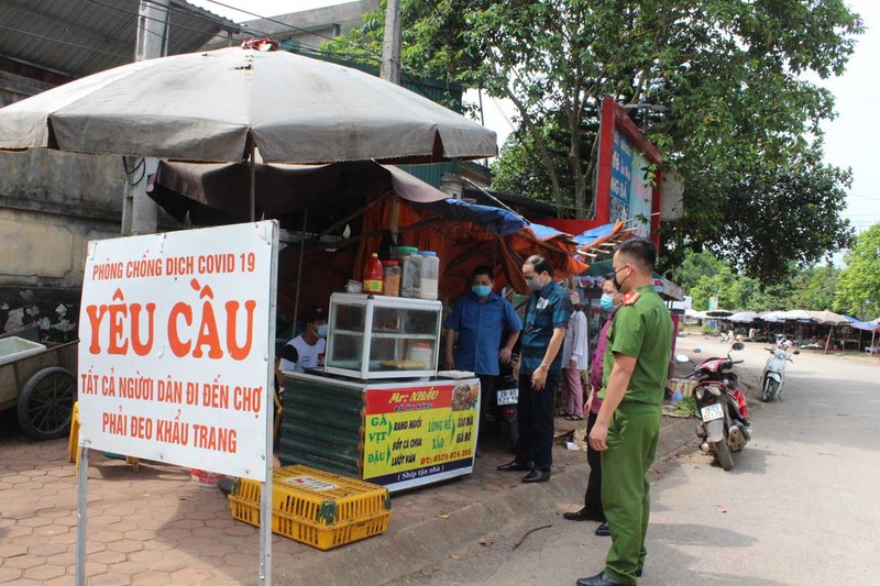 Hoa Binh gian cach mot huyen, kiem soat nghiem ngat cac phuong tien-Hinh-2