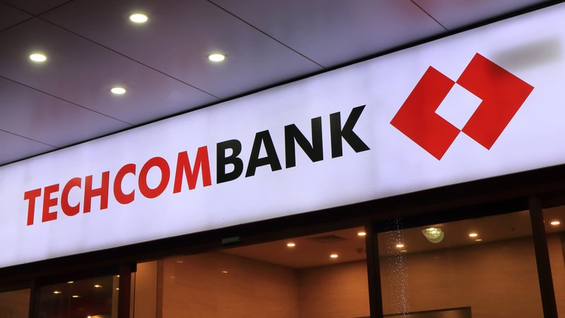 Ngan hang tra thu nhap khung: Vietcombank, SHB va Techcombank... top dau