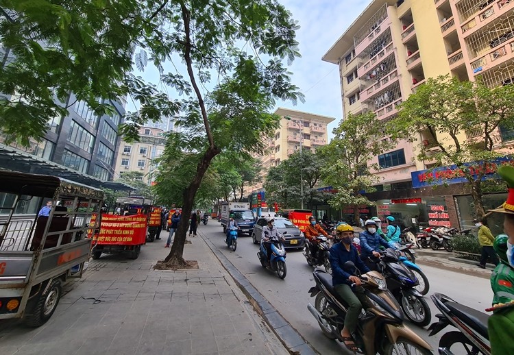 Ha Noi: Cu dan Stellar Garden cang bang ron, to chu dau tu lua dao?