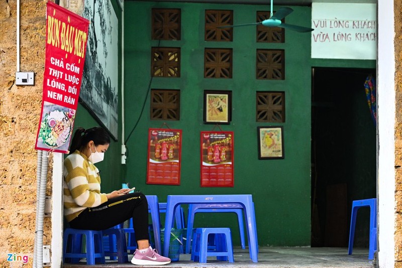 Hang quan quan trung tam Ha Noi vang ve khi phuc vu tai cho