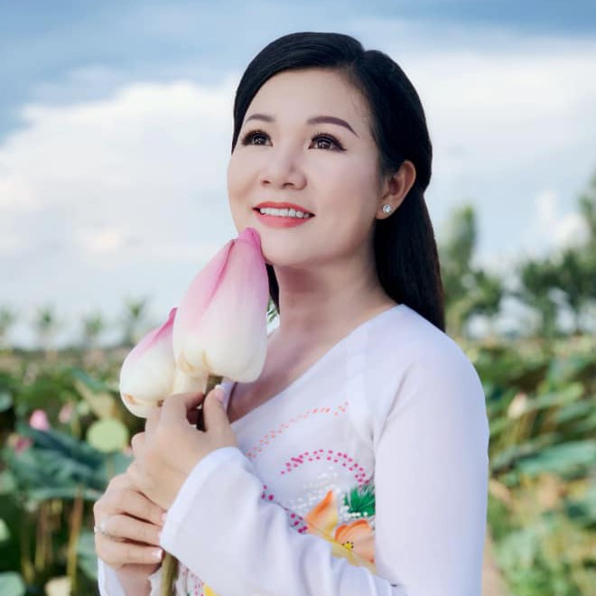 Nu hoang Bolero mien Tay Duong Hong Loan: Khong nen so sanh toi voi Thanh Thanh Hien-Hinh-4
