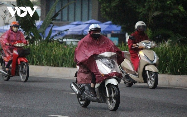 Du bao thoi tiet hom nay (10/2): Ha Noi mua phun, troi ret