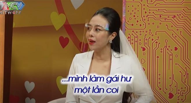 Tuyet vong vi mac benh hiem ngheo, co gai quyet lam “gai hu” 1 lan-Hinh-7