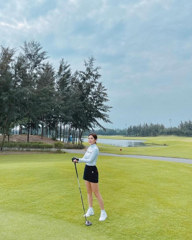 Loat MC dinh dam len tieng tin don ra san golf 