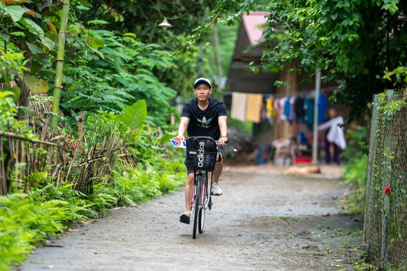 Dap xe giua ruong lua, thu lam banh trung kien cua nguoi Tay-Hinh-2