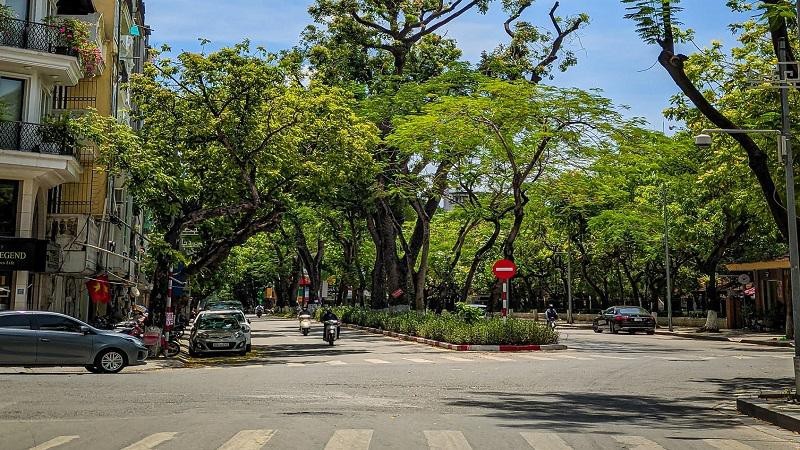 Ha Noi ngay nang nong gan 40 do, vang nhu mung 1 Tet