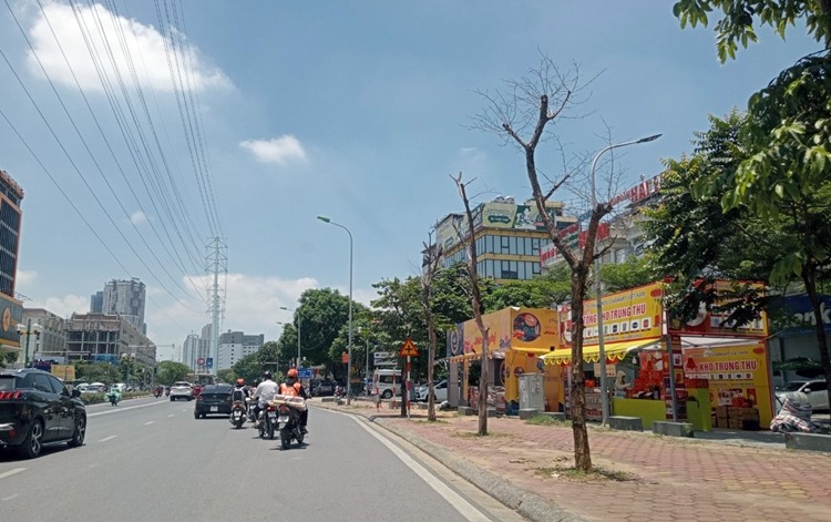 Quay ban banh Trung thu “moc nhu nam” doc via he Ha Noi-Hinh-7