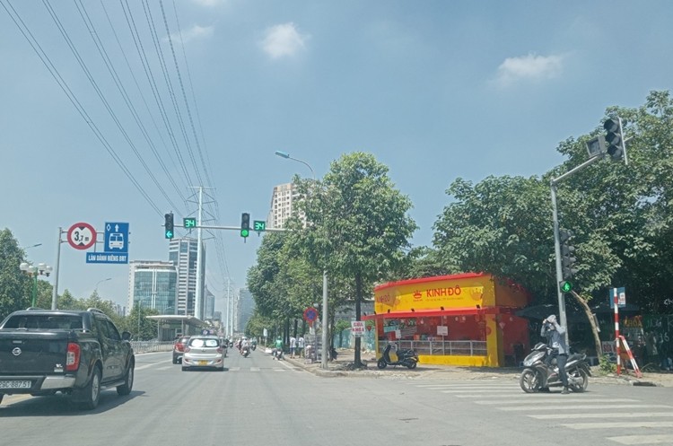 Quay ban banh Trung thu “moc nhu nam” doc via he Ha Noi-Hinh-8